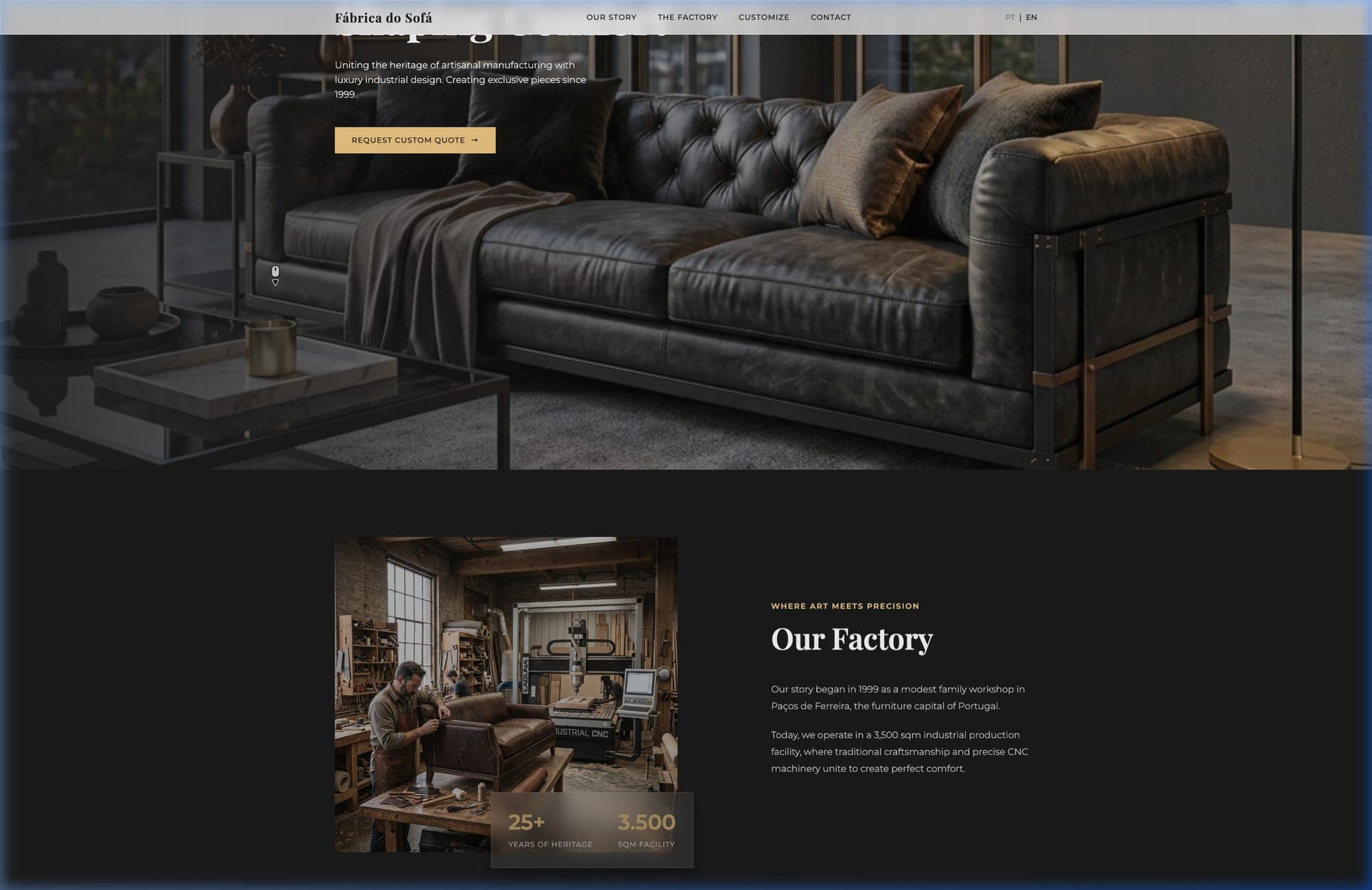 Dark leather sofa in a living room furnished by Fábrica do Sofá
